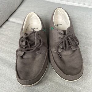 Sanuk Mens canvas shoes. Size 12, mocha brown.